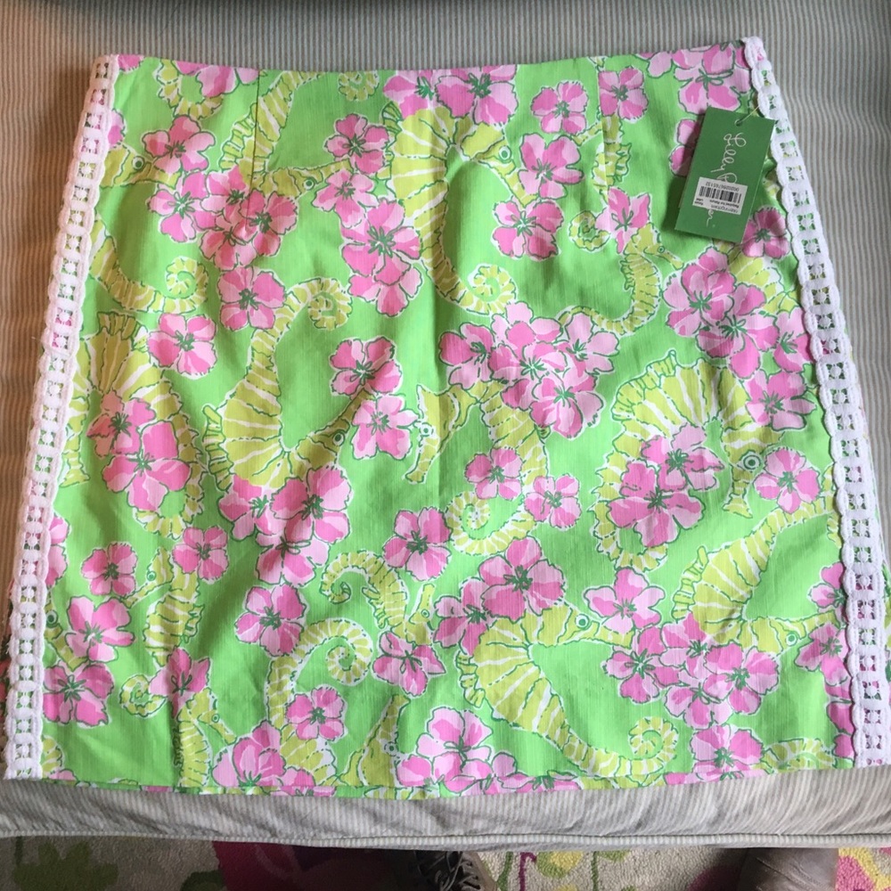 Never worn Lilly Pulitzer patterned skirt