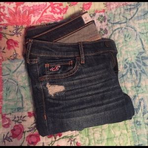 Hollister Dark Distressed Jeans {5R - W27 & L33}