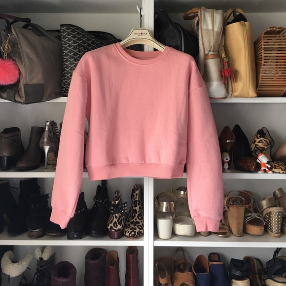 Sweaters - New Pink crop sweater