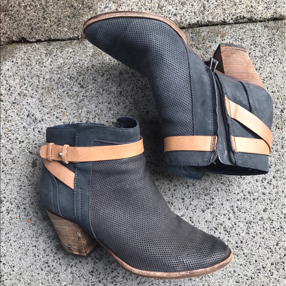 Dolce Vita booties