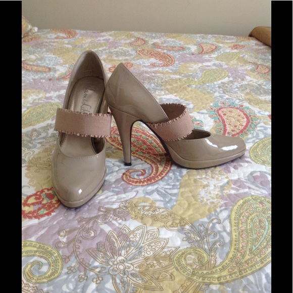 Platform pumps - Picture 1 of 3