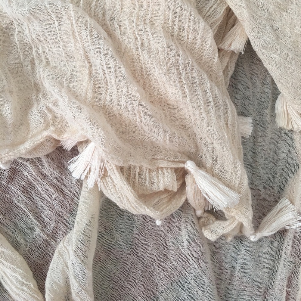 H&M scarf - Picture 2 of 2