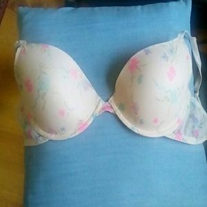 Possible Match Lydia Martin Xhilaration Bra