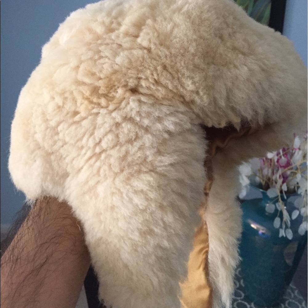 very unique handmade bonnet Alpaca 💯 for lady
