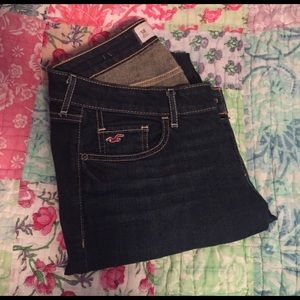 Hollister Dark Wash Jeans {5R - W26 & L33}
