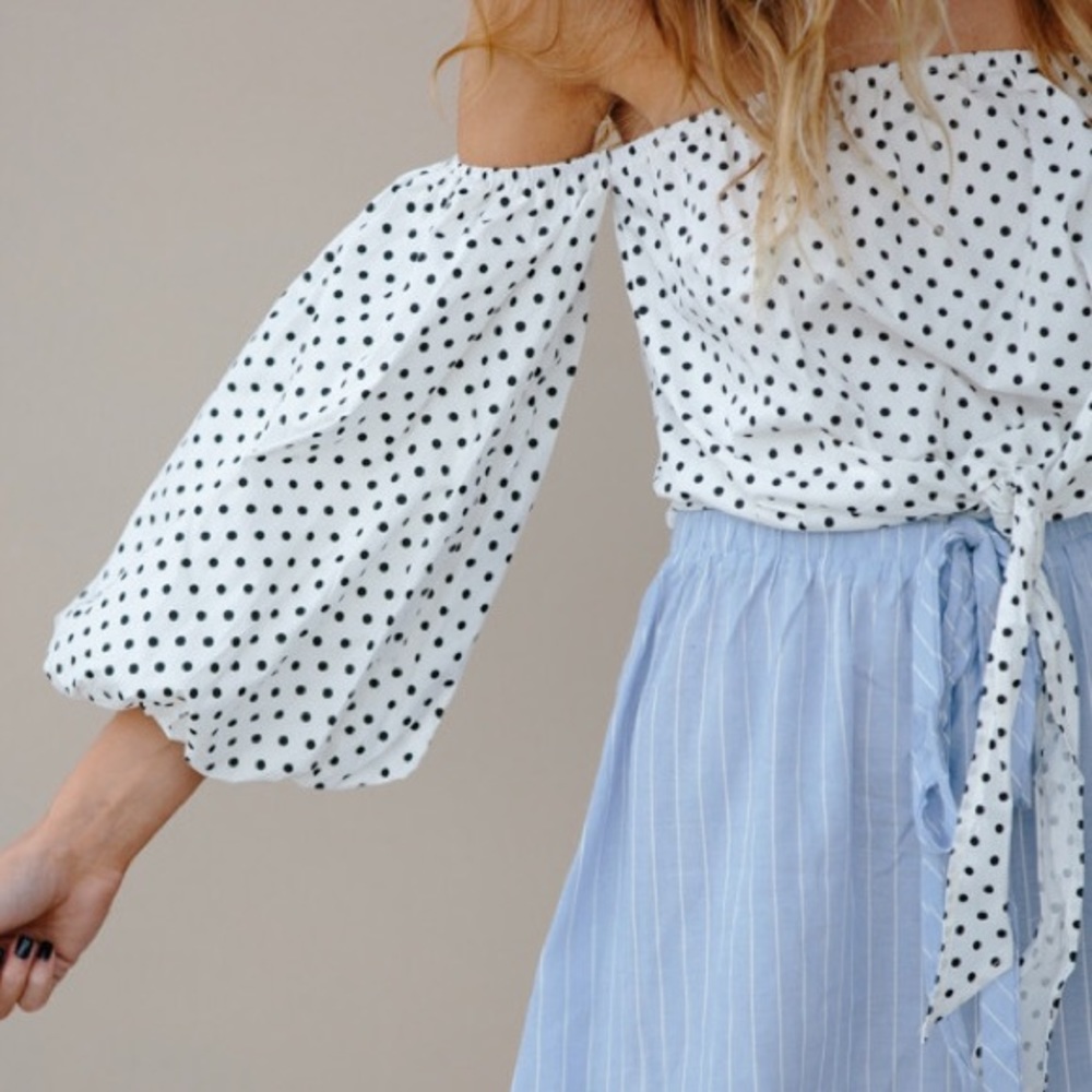 The Oxford Trunk Lilly blouse strapless