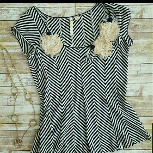 Anthropologie Zigzags & Zinnias Tee - Picture 2 of 3