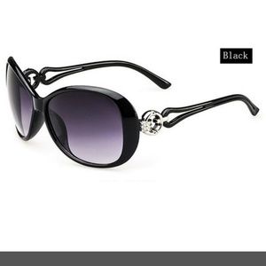 BLACK OMBRÉ SUNGLASSES
