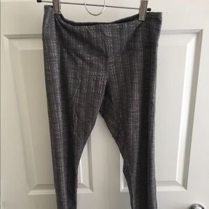 Lululemon gray and white leggings