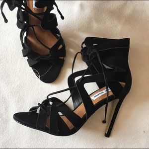 STEVE MADDEN "BAE" LACE UP HEELS SIZE 8 NWT