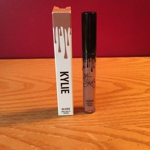 Kylie Cosmetics lip gloss in Literally