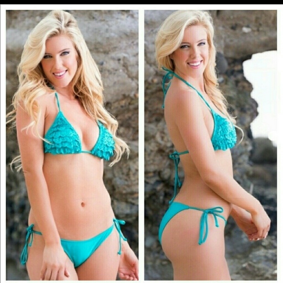 Bikinis - Picture 2 of 3