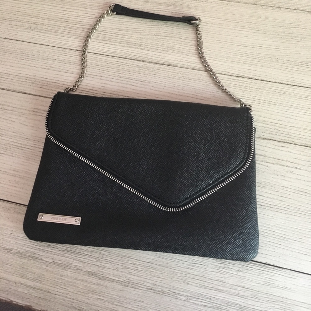 Nine West clutch with strap