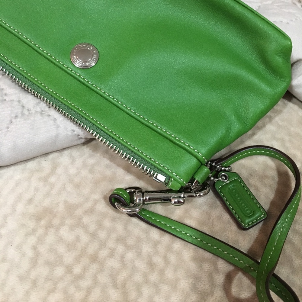 Brand New Coach green leather with silver hardware - Picture 3 of 3
