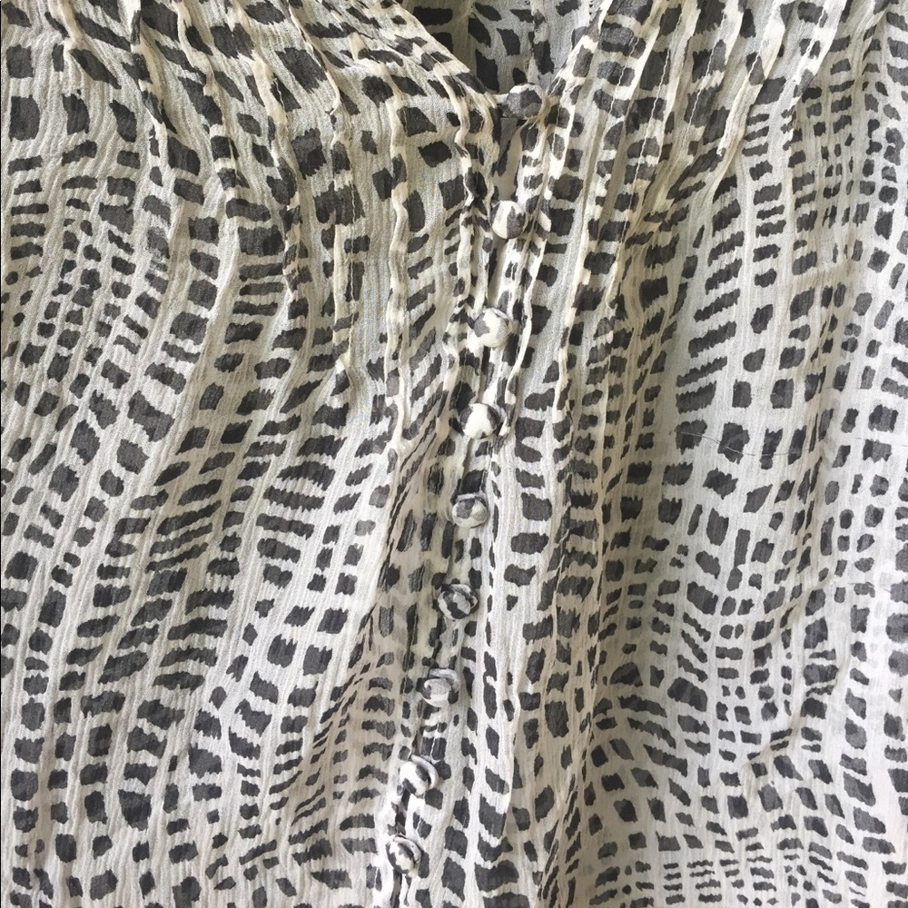 Sheer blouse - Picture 2 of 3