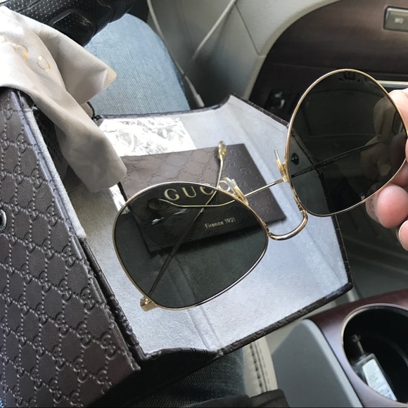 AUTHENTIC GUCCI AVIATOR SUNGLASSES - Picture 2 of 4