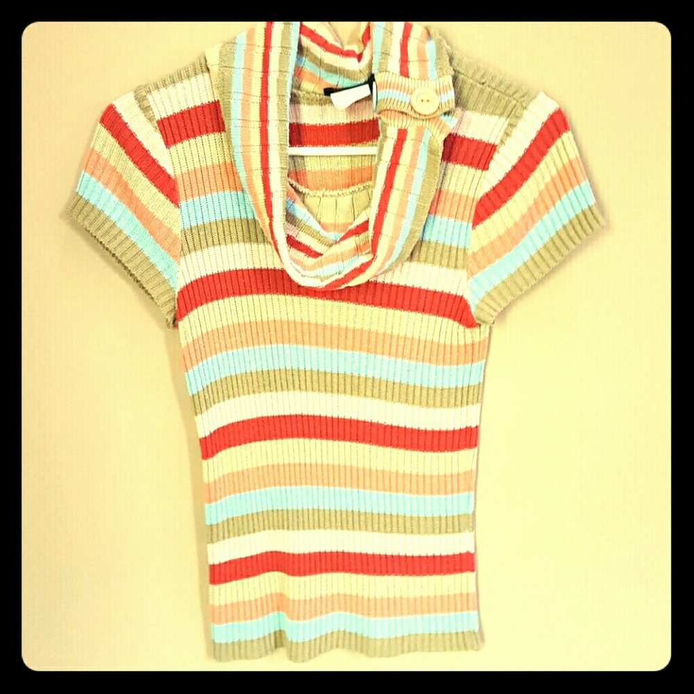 Short sleeve sweater