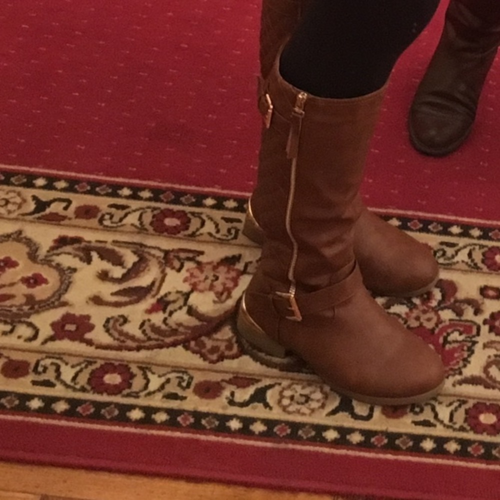 Beige boots - Picture 2 of 2