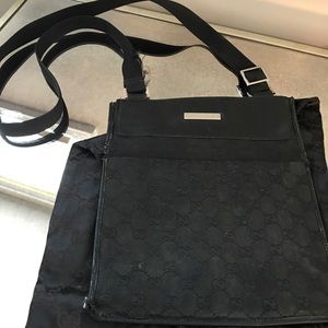 Gucci cross body messenger