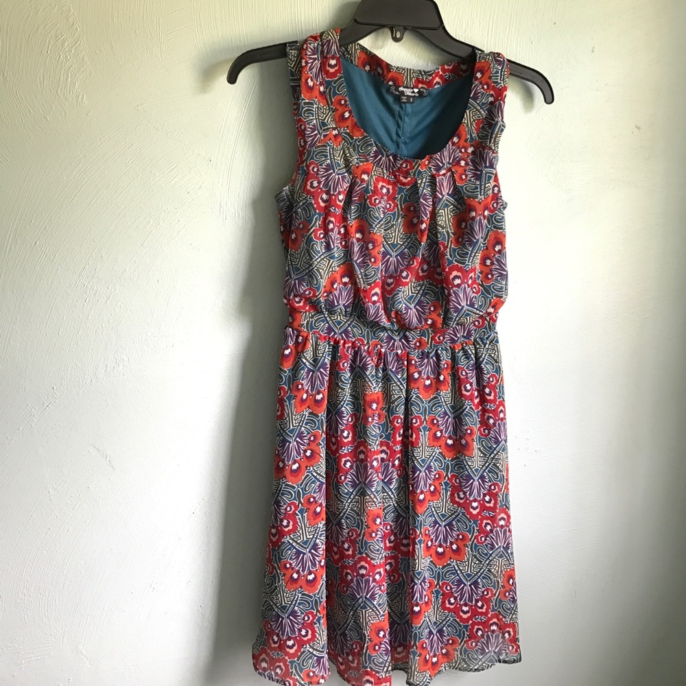 Sleeveless dress
