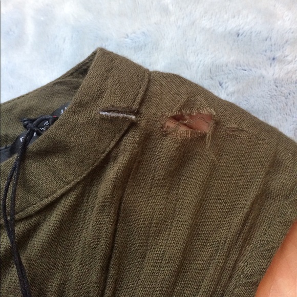 Romeo + Juliet Olive Crochet Tank - Picture 3 of 7