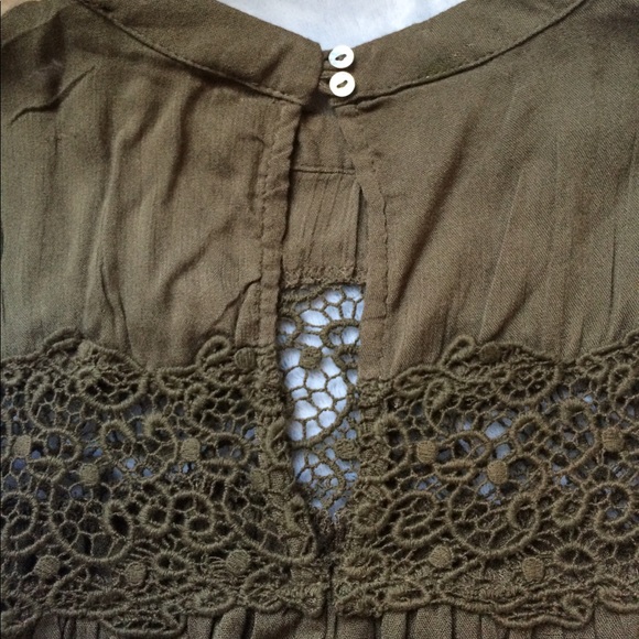 Romeo + Juliet Olive Crochet Tank - Picture 5 of 7