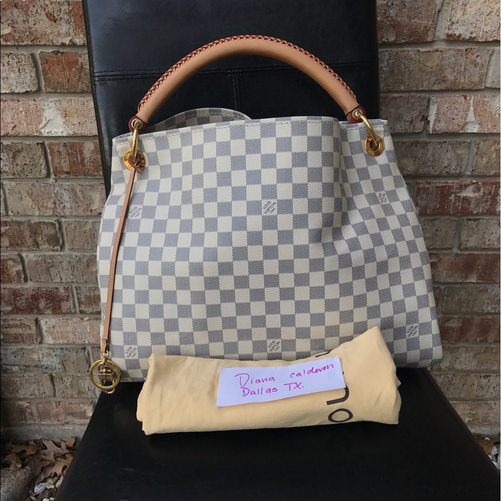 (SOLD)Authentic Louis Vuitton artsy mm DA