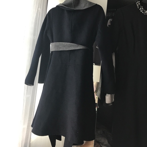 Wool coat - Picture 2 of 3