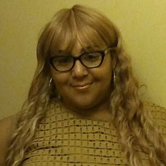 Meet your Posher, Lydia - Picture 1 of 1