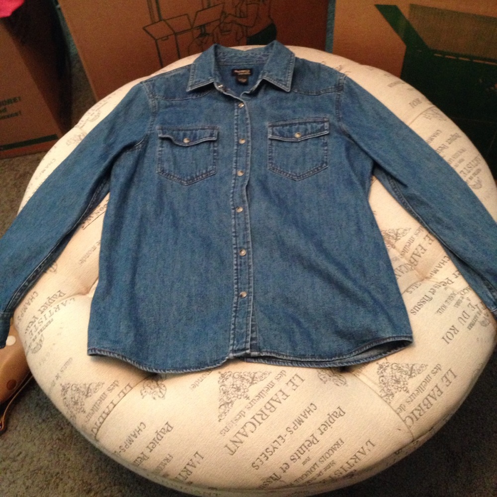 Guide Series denim snap button shirt size small