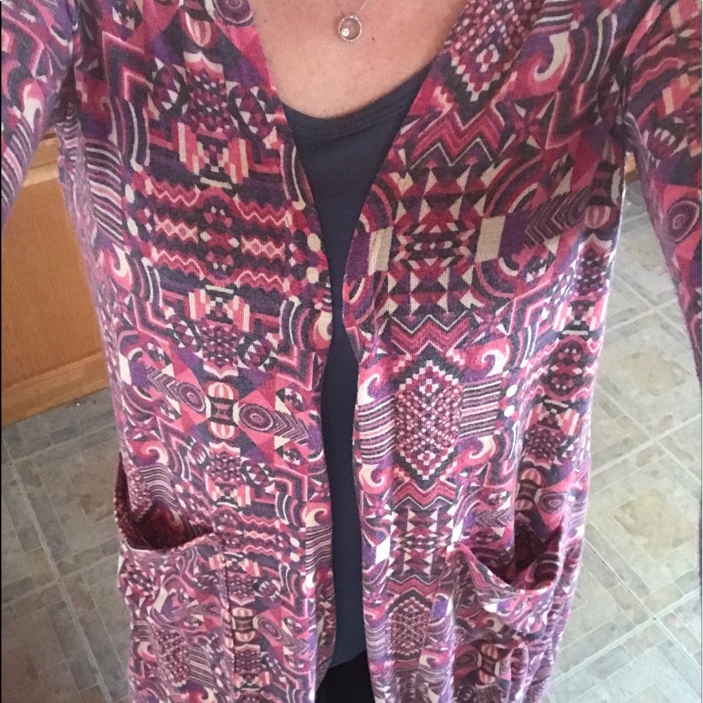 Small Lularoe Sarah, amazing colors for Spring
