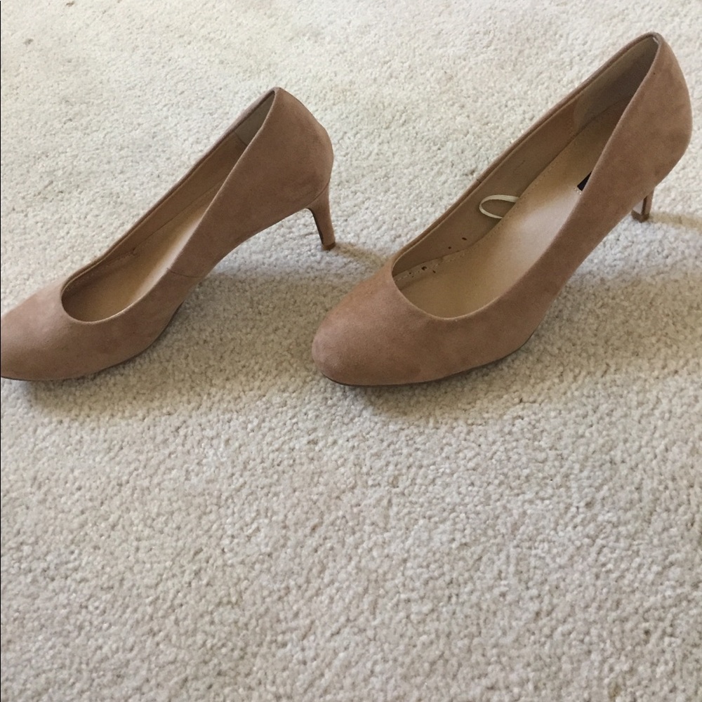 Light tan suede heel