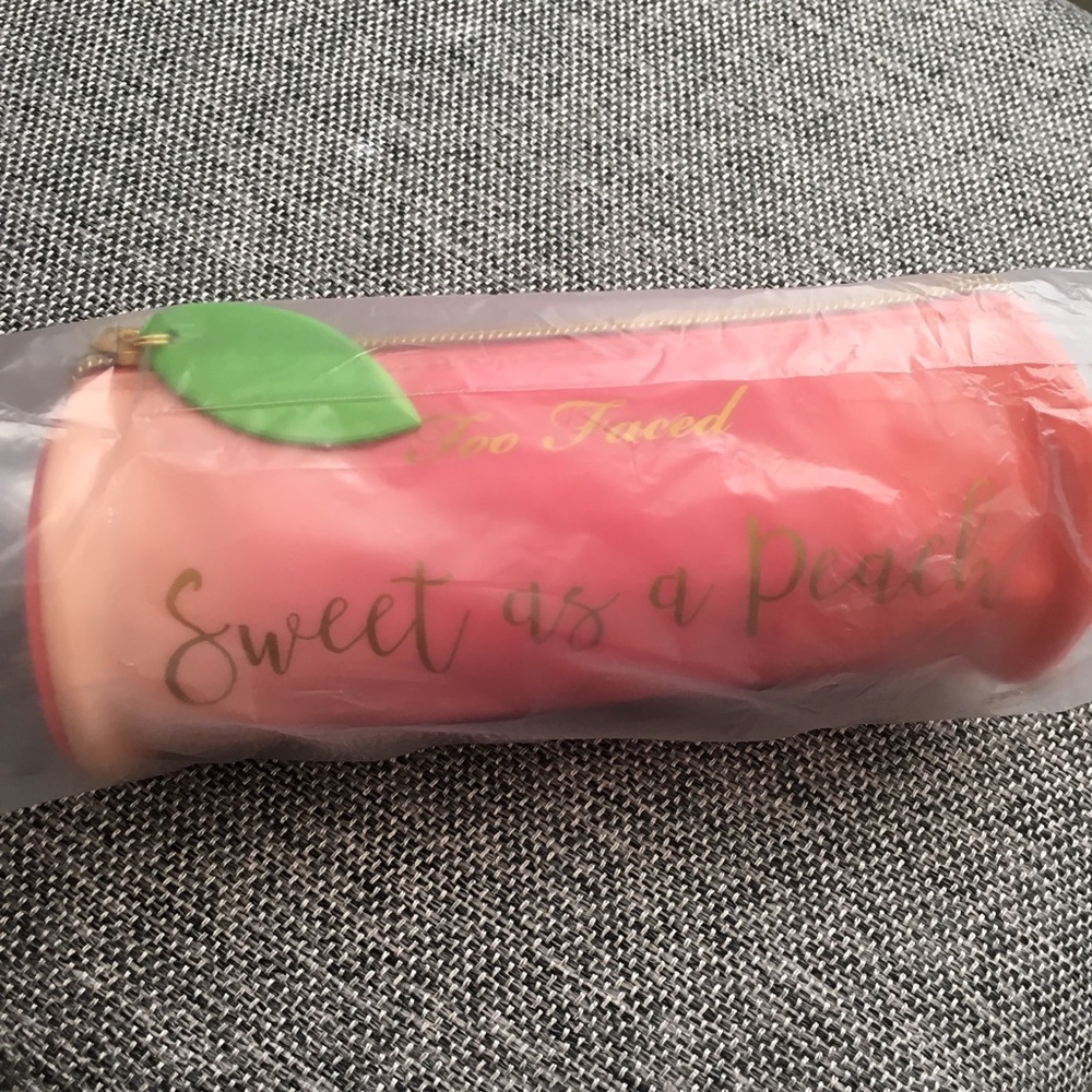 BNIP Sweet Peach Makeup Bag