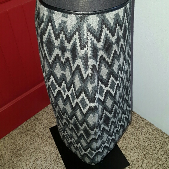 Skirt - Picture 2 of 3