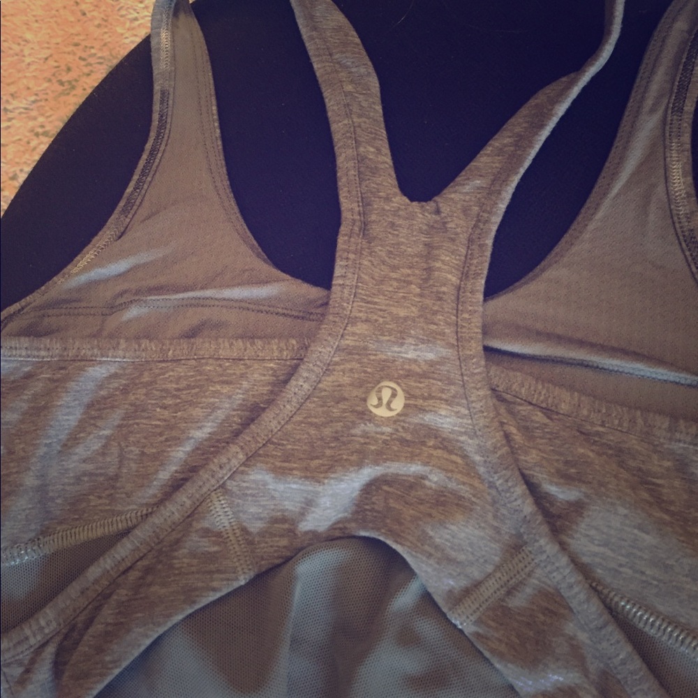 Lululemon grey tank!