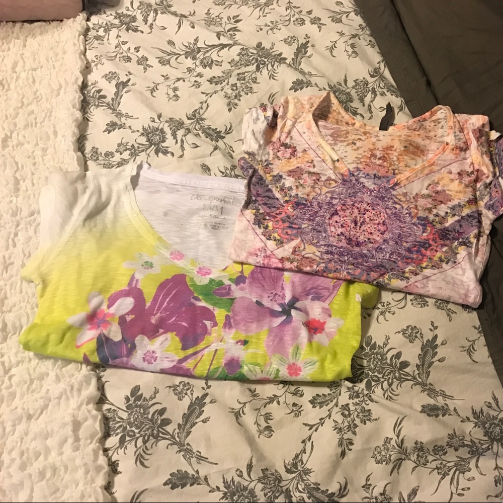 2 women's tops
