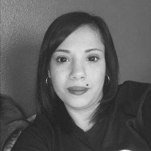 Meet your Posher, Elva