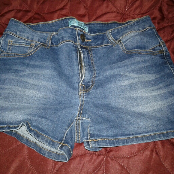 Shorts - Picture 2 of 2