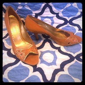 Gianni Bini neutral and gold heels