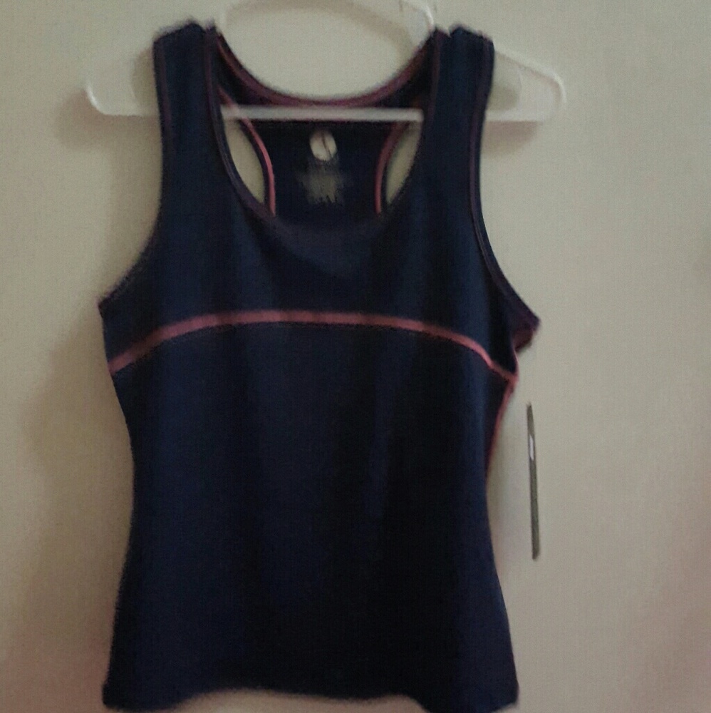 Nwt - Yoshion yoga croptop - Sleeveless- size Med