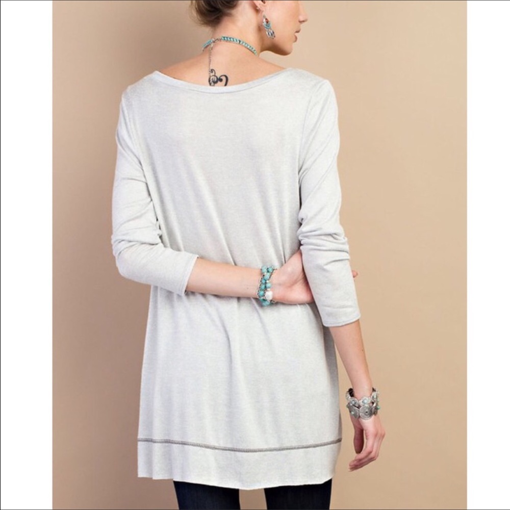 🇺🇸SALE Light Gray Draped V Neck Tunic Top - Picture 4 of 5