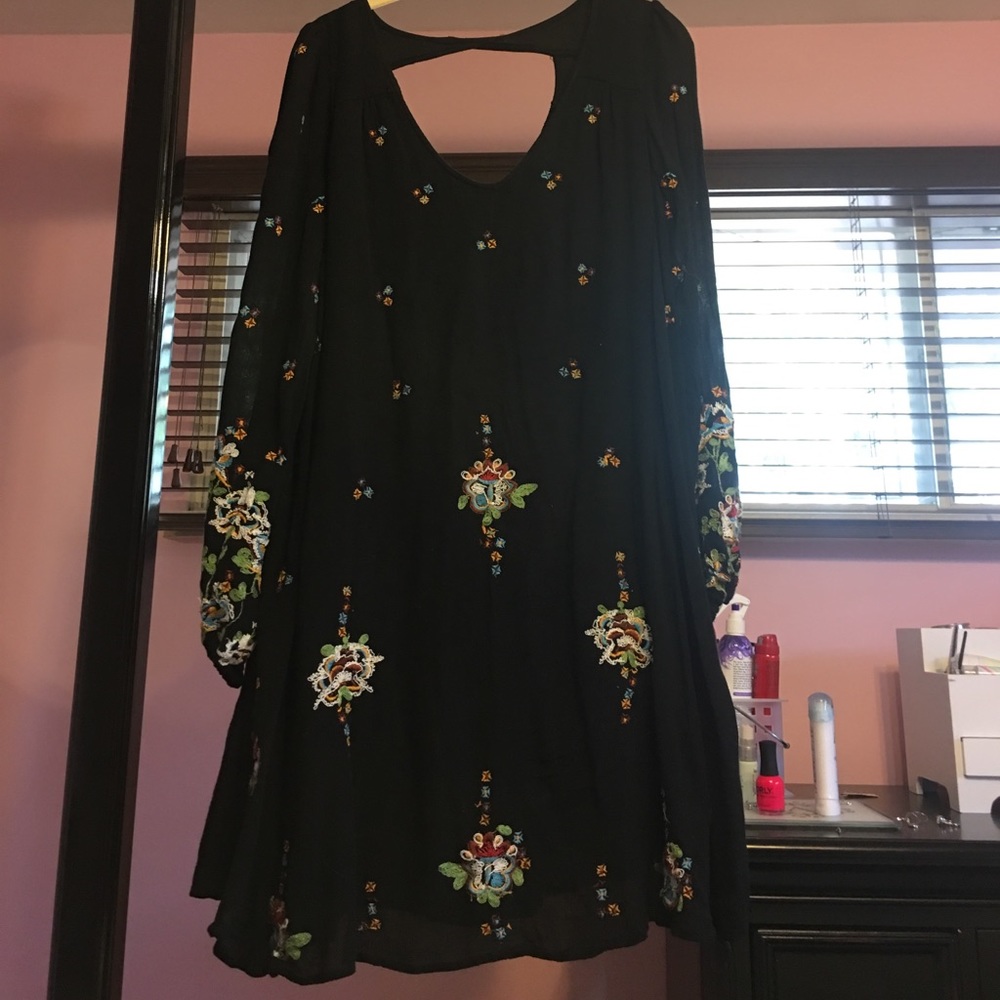 ❤️Host Pick❤️ Free People Embroidered Swing Dress