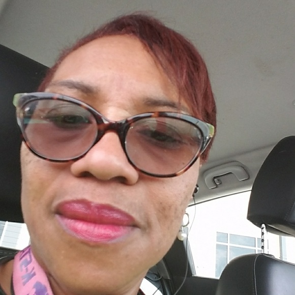 Meet your Posher, Hazel - Picture 1 of 1