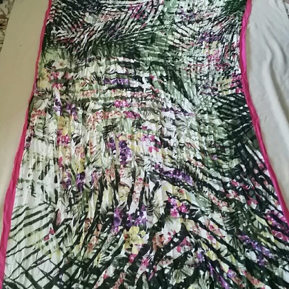 🆕 Jennifer Lopez scarf