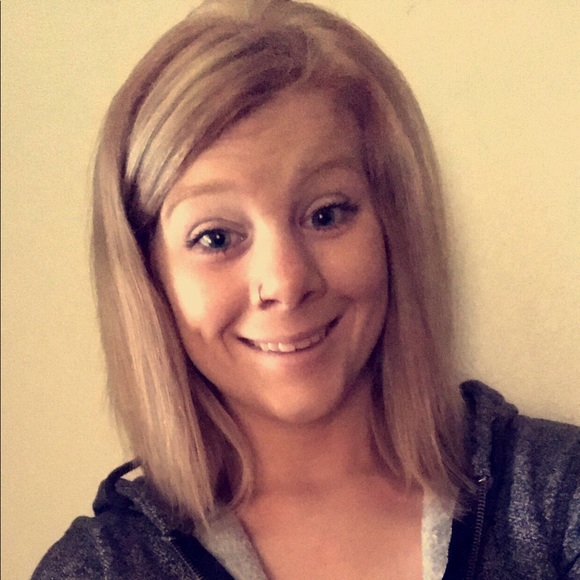 Meet your Posher, Macy - Picture 1 of 1