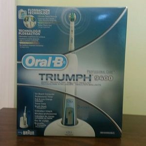 Oral B Triumph Electric toothbrush