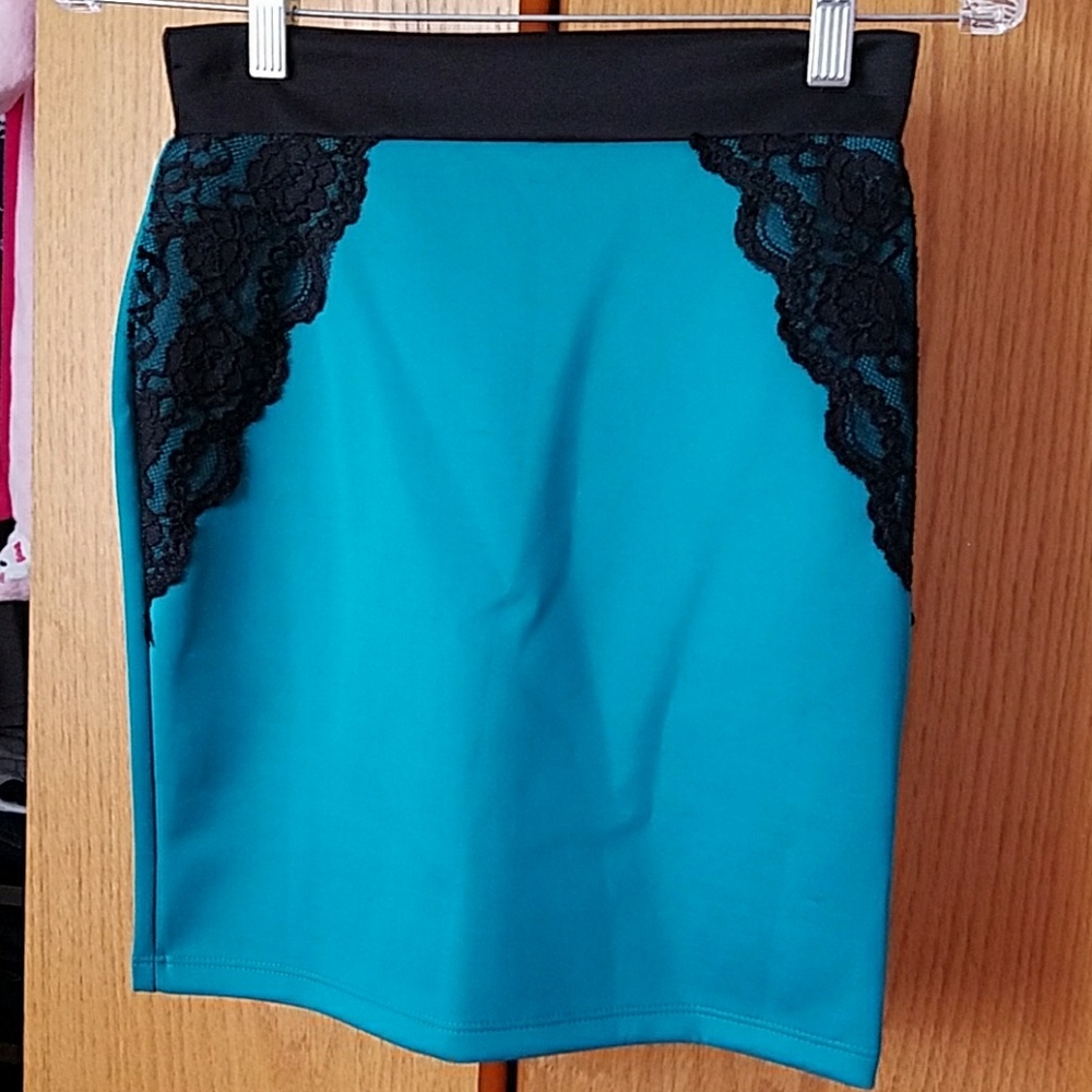 New green skirt with lace