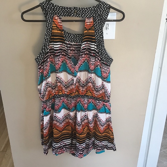 Pattern Romper - Picture 2 of 2