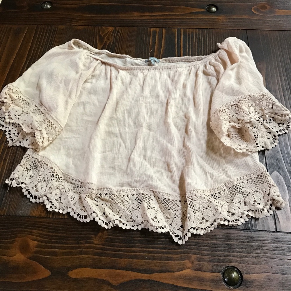 Off-the-shoulder top