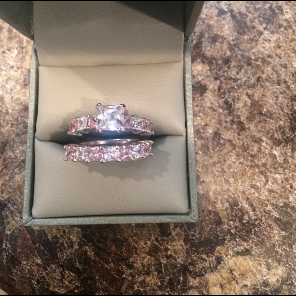 2 piece pink and clear ring set Size 8